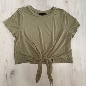 🎀 Forever 21 Olive Front Tie T-Shirt NWOT